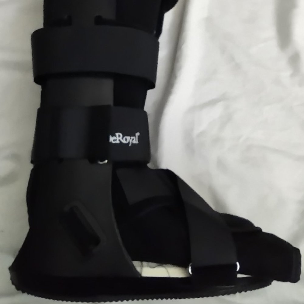 Deroyal Walking Boot View 5